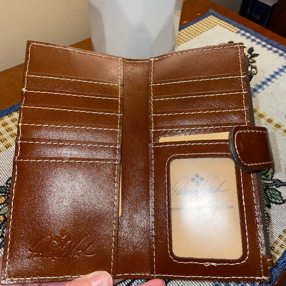 Patricia Nash Wallet New - Picture 4 of 5